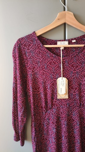 Fat Face bluse i viskose med lille blomsterprint – let, feminin og behagelig – billede 2