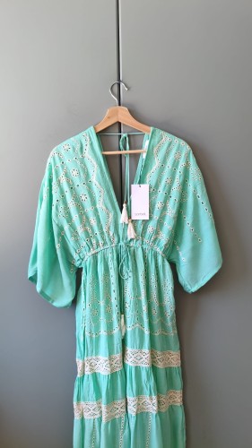 Sorbet-mekko viskoosista koristeellisilla boho-yksityiskohdilla