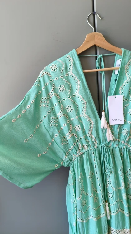 Sorbet-mekko viskoosista koristeellisilla boho-yksityiskohdilla – kuva 3