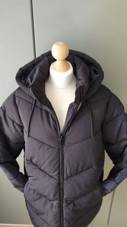 Only quiltad damjacka med huva – varm vinterjacka – bild 9
