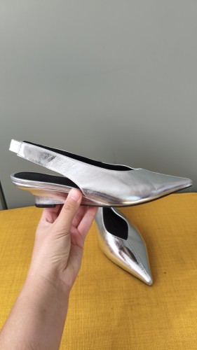 Sølvfarvede ballerinaer i skind til damer Sofie Schnoor – elegante slingbacks med spids tå – billede 2