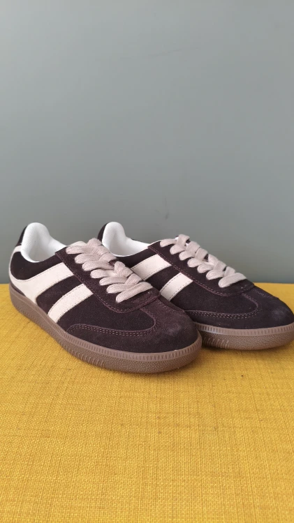 Sofie Schnoor skinnsneakers för dam – mocka retrosneakers i läder