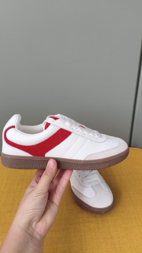 Sofie Schnoor sneakers i skinn för dam – vita sportskor i skinn med retrostil – bild 2