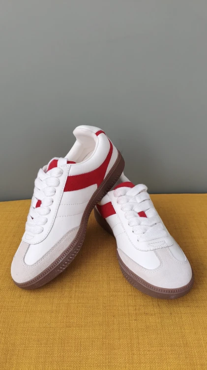 Sofie Schnoor sneakers i skinn för dam – vita sportskor i skinn med retrostil – bild 4