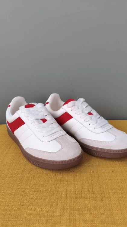 Sofie Schnoor sneakers i skinn för dam – vita sportskor i skinn med retrostil – bild 6