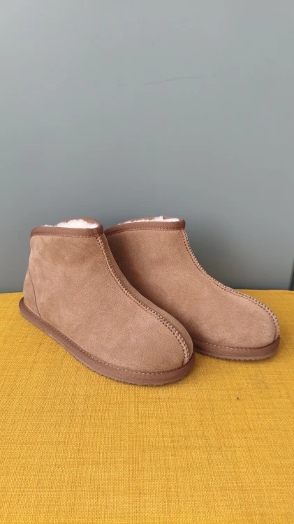 Skinnboots för dam Sofie Schnoor – fodrade mockaboots i skinn