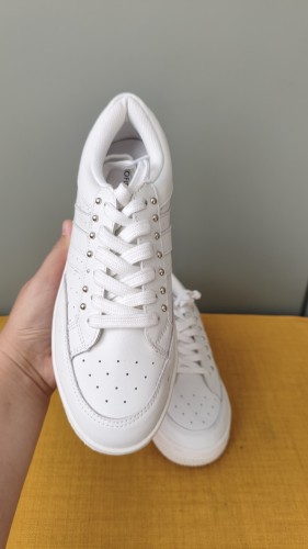 Valkoiset naisten nahkaiset sneakerit Sofie Schnoor – tyylikkäät nahkaiset urheilukengät – kuva 2