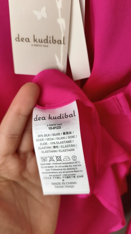 Sidenskjorta dam Dea Kudibal – elegant skjorta i siden av premiumkvalitet – bild 7