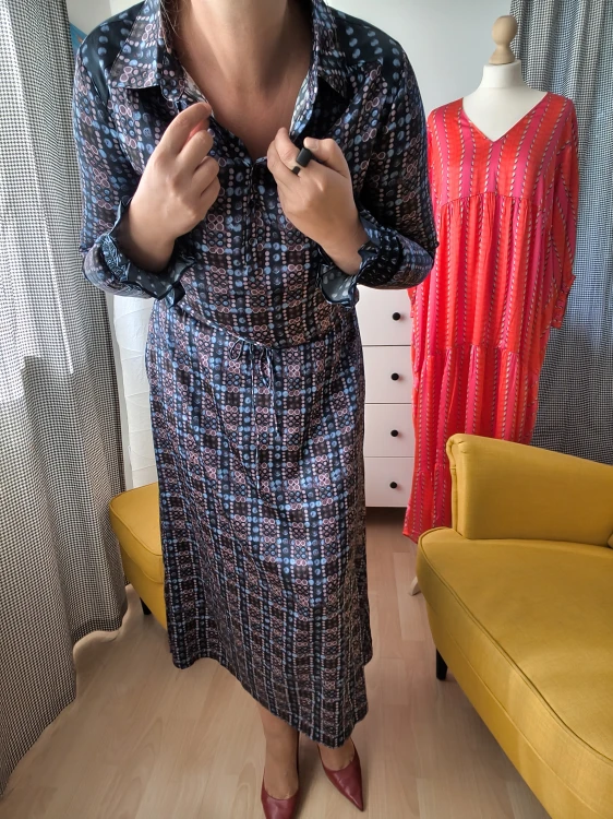 Sidenklänning maxi Dea Kudibal – lång elegant klänning i siden med mönster – bild 4