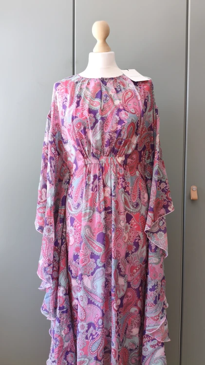 Dea Kudibal -silkkinen maksimekko alushameella – pitkä silkkimekko paisley-kuvioinnilla – kuva 15
