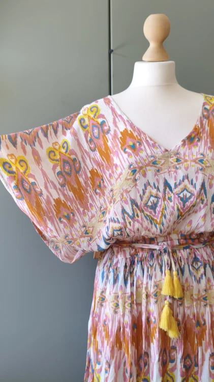 Dea Kudibal maxiklänning i viskos – lång mönstrad klänning med skärp – bild 7