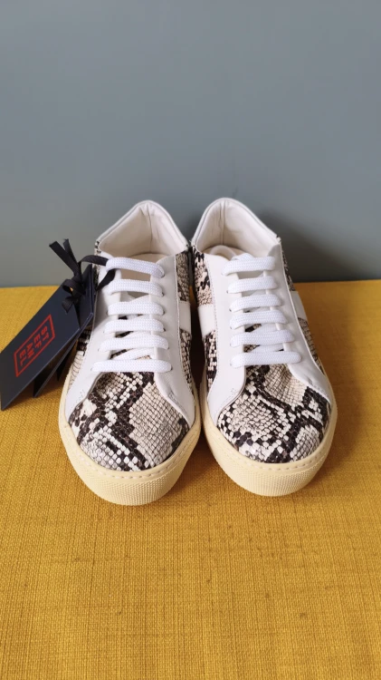 Sneakers i läder för dam Stefanel – skor i äkta läder med ormskinnsmönster – bild 5