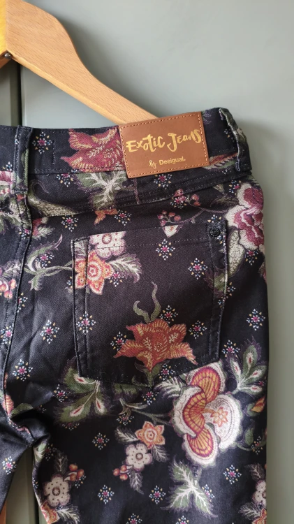 Bomullsbyxor för dam Desigual med blommor – feminina byxor med blommönster – bild 8