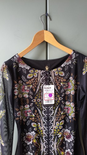 Desigual-klänning med iögonfallande mönster – elegant klänning för speciella tillfällen – bild 2