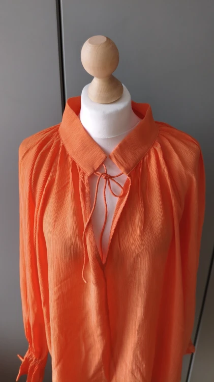 Dea Kudibal damblus i viskos – elegant feminin blus – bild 4