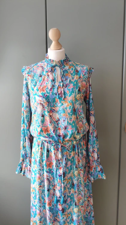Dea Kudibal klänning i viskos för dam – feminin mönstrad klänning