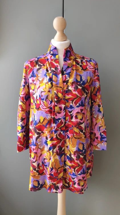 Dea Kudibal damblus i viskos med blommönster – elegant mönstrad blus – bild 5