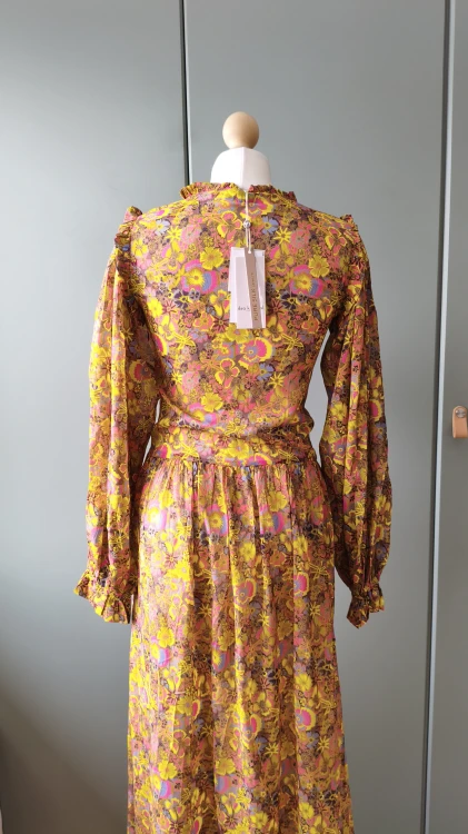 Dea Kudibal -silkkimekko – naisellinen premium-mekko – kuva 10
