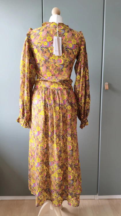 Dea Kudibal -silkkimekko – naisellinen premium-mekko – kuva 11