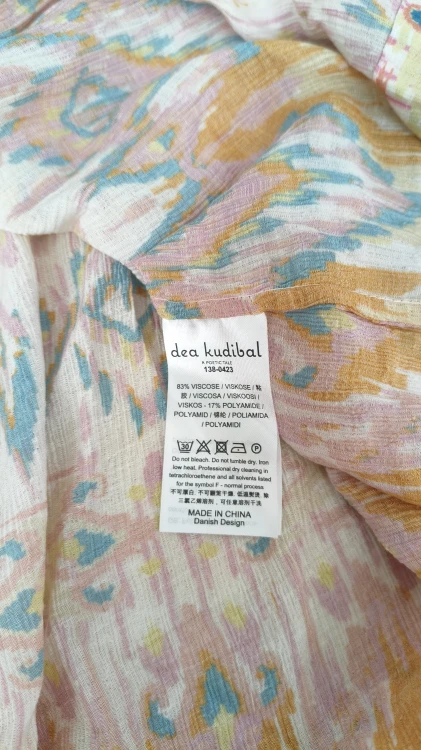 Dea Kudibal -viskoosimekko – naisellinen premium-mekko – kuva 10