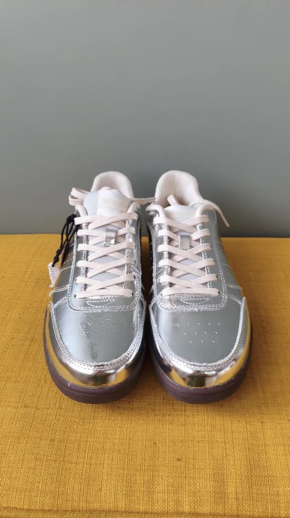 Skórzane sneakersy Woden – damskie buty ze skóry naturalnej – zdjęcie 4