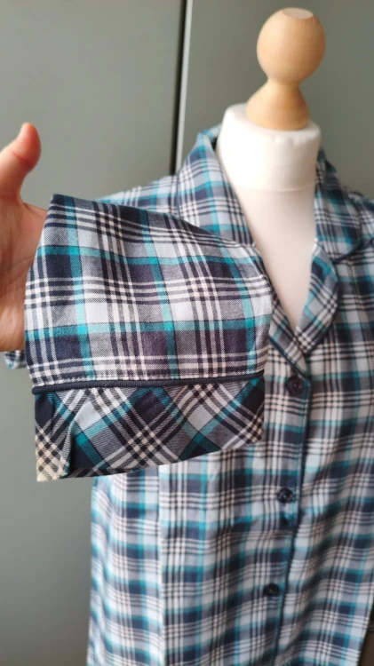 Lady Avenue – rutigt nattlinne i bomull med krage, nattskjorta för dam med knappar – bild 3