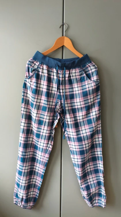 Lady Avenue – pyjamas i bomull för dam, mjukt tvådelat set för sömn och avkoppling – bild 3