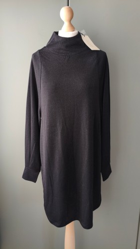 Masai – elegancka sukienka damska z błyszczącą nitką, wygodna sukienka mini premium