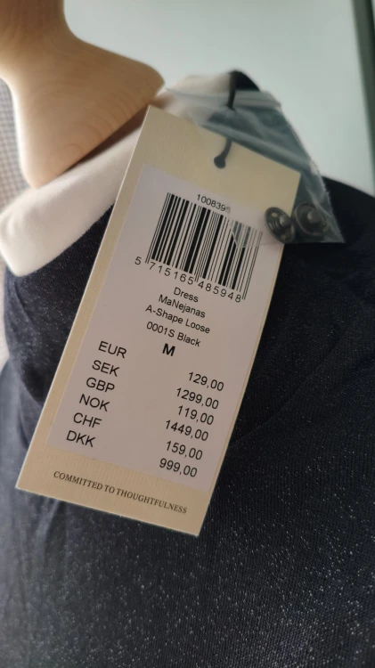 Masai – elegancka sukienka damska z błyszczącą nitką, wygodna sukienka mini premium – zdjęcie 8