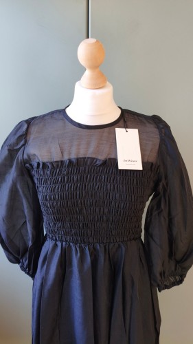 InWear – elegant dameskjole med rynket top, premium mærkekjole – billede 2
