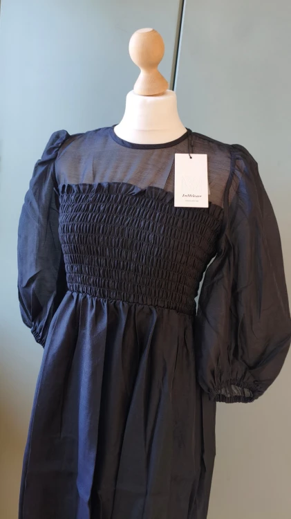 InWear – elegant dameskjole med rynket top, premium mærkekjole – billede 3