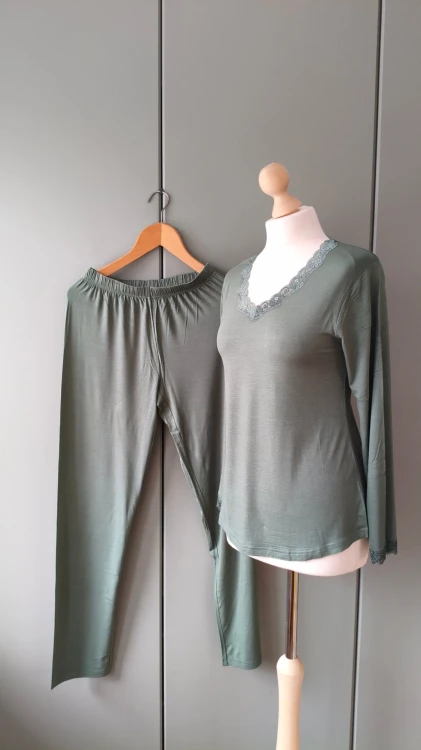 Lady Avenue – pehmeä naisten pyjama bambuviskoosista, yöpuku uneen ja rentoutumiseen