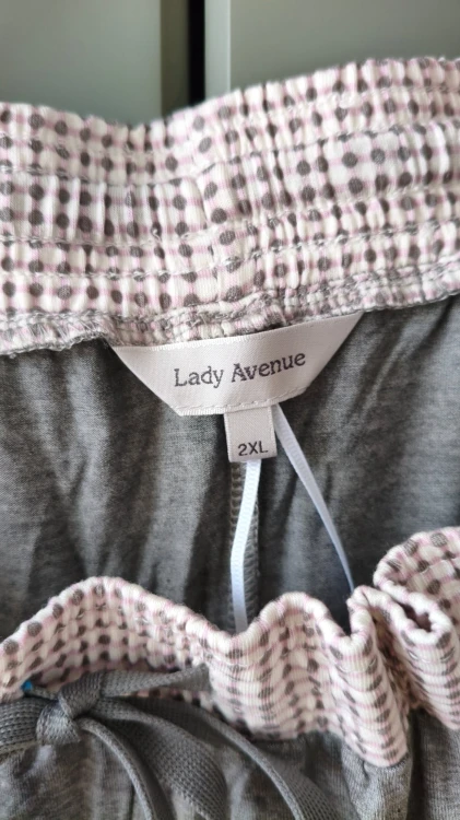 Lady Avenue – miękka piżama damska dwuczęściowa, komplet do spania i odpoczynku w domu – zdjęcie 6