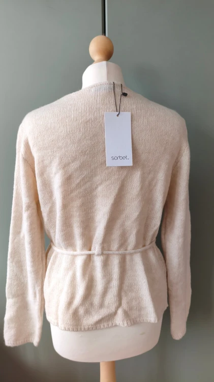 Sorbet – kopertowy sweter damski z wiązaniem, ciepły kardigan damski z paskiem – zdjęcie 4