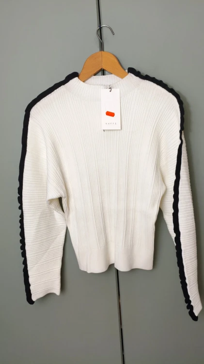 Kaffe – damestrøje med flæser, elegant bluse med lange ærmer i premiumkvalitet