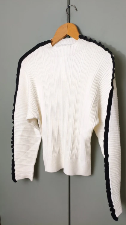 Kaffe – damestrøje med flæser, elegant bluse med lange ærmer i premiumkvalitet – billede 2