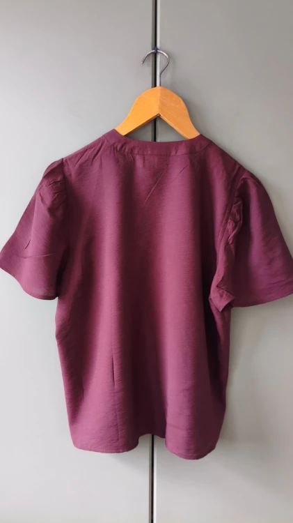 Kaffe – elegant damebluse med flæser, skjortebluse med knapper i premiumkvalitet – billede 5