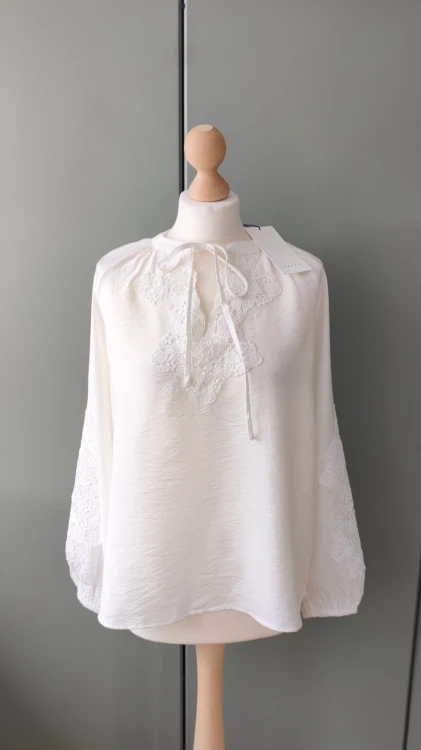 Kaffe – blondedamebluse med snøring, elegant dameskjorte med dekorative indsatser – billede 6