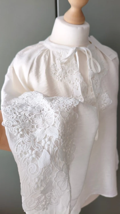 Kaffe – blondedamebluse med snøring, elegant dameskjorte med dekorative indsatser – billede 8