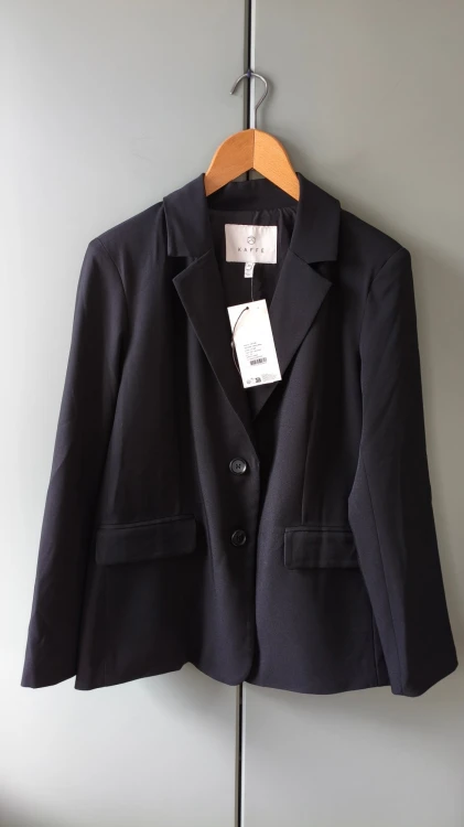 Kaffe – elegant dameblazer med to knapper, klassisk damejakke med lommer