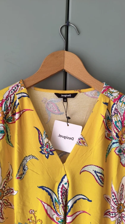 Desigual-pusero viskoosia keltaisella kukkakuviolla – kuva 4