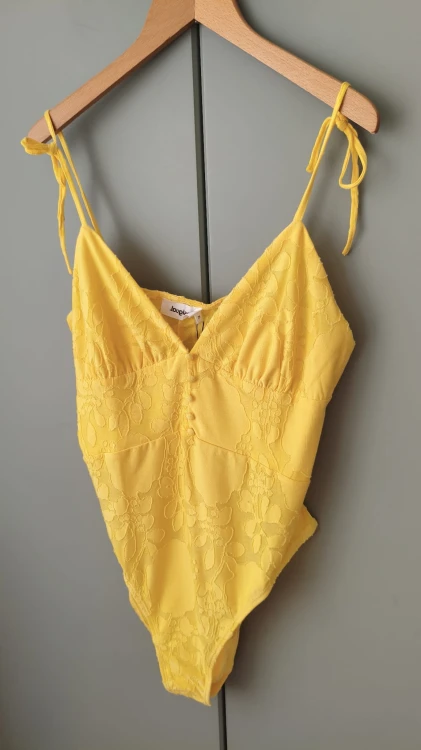 Desigual body i gult med spetsmönster – bild 5