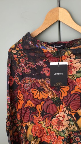 Desigual-hame viskoosista, kukkakuviolla – kuva 2